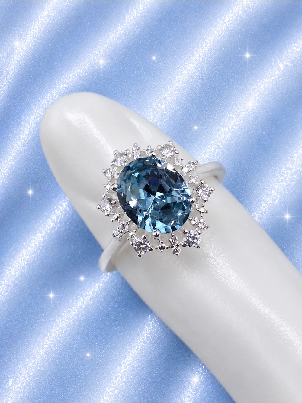 Swarovski Light Sapphire Blue Statement Ring with Clear Crystals Size 8 Silver - Picture 3 of 10